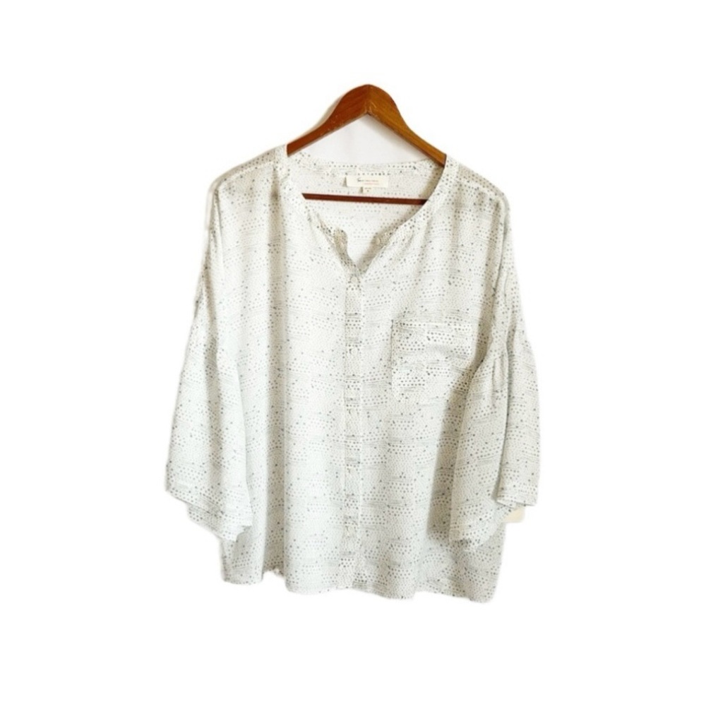 Two by Vince Camuto Button Front Top